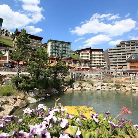 Apartment La Mongie 4 A 5 Personnes, Terrasse, Piscine, Parking Bagneres-de-Bigorre
